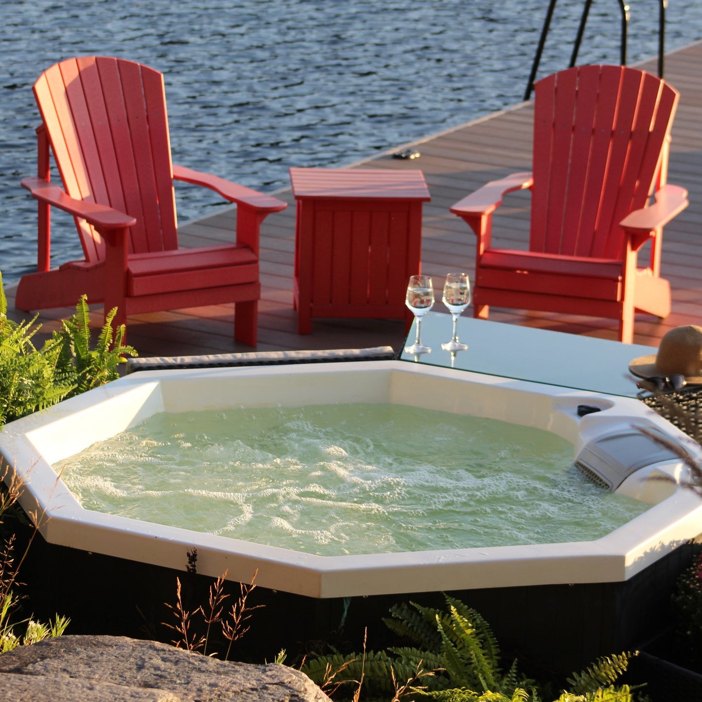 Muskoka 14-Jet 6-Person Hot Tub