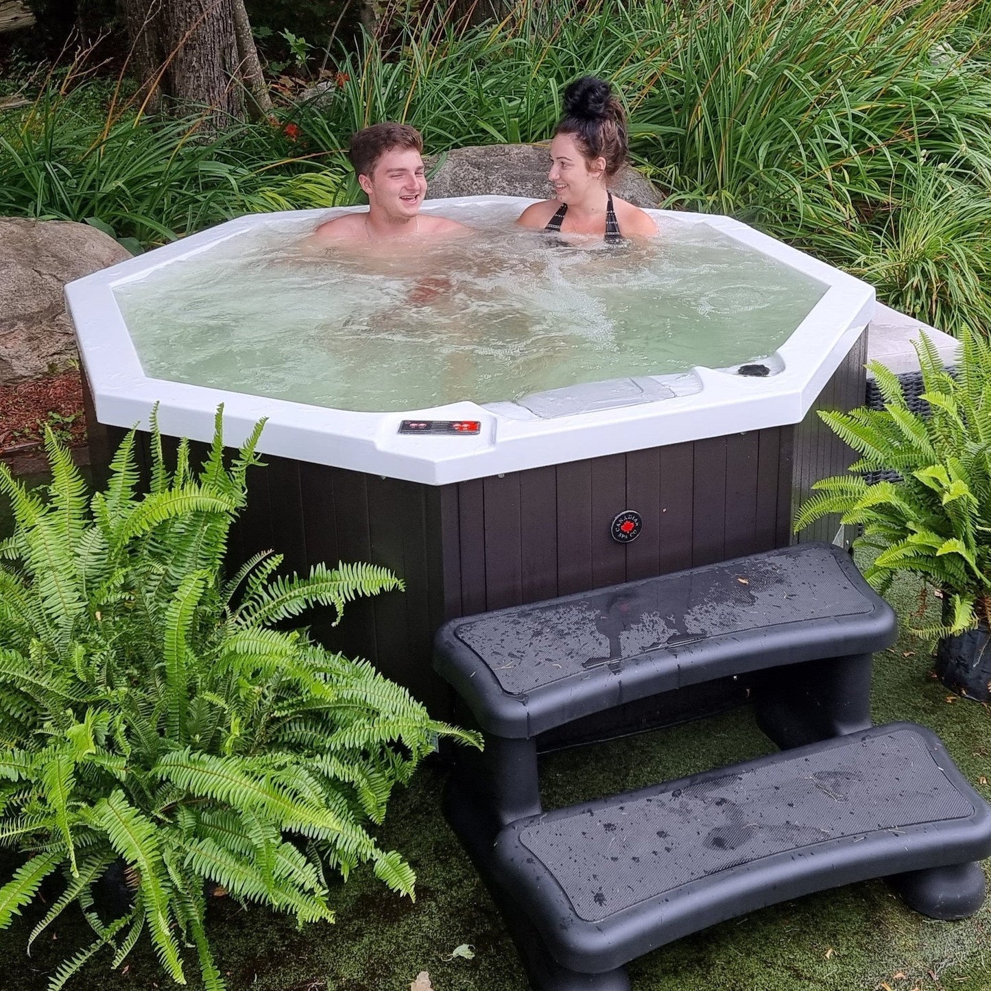 Muskoka 14-Jet 6-Person Hot Tub