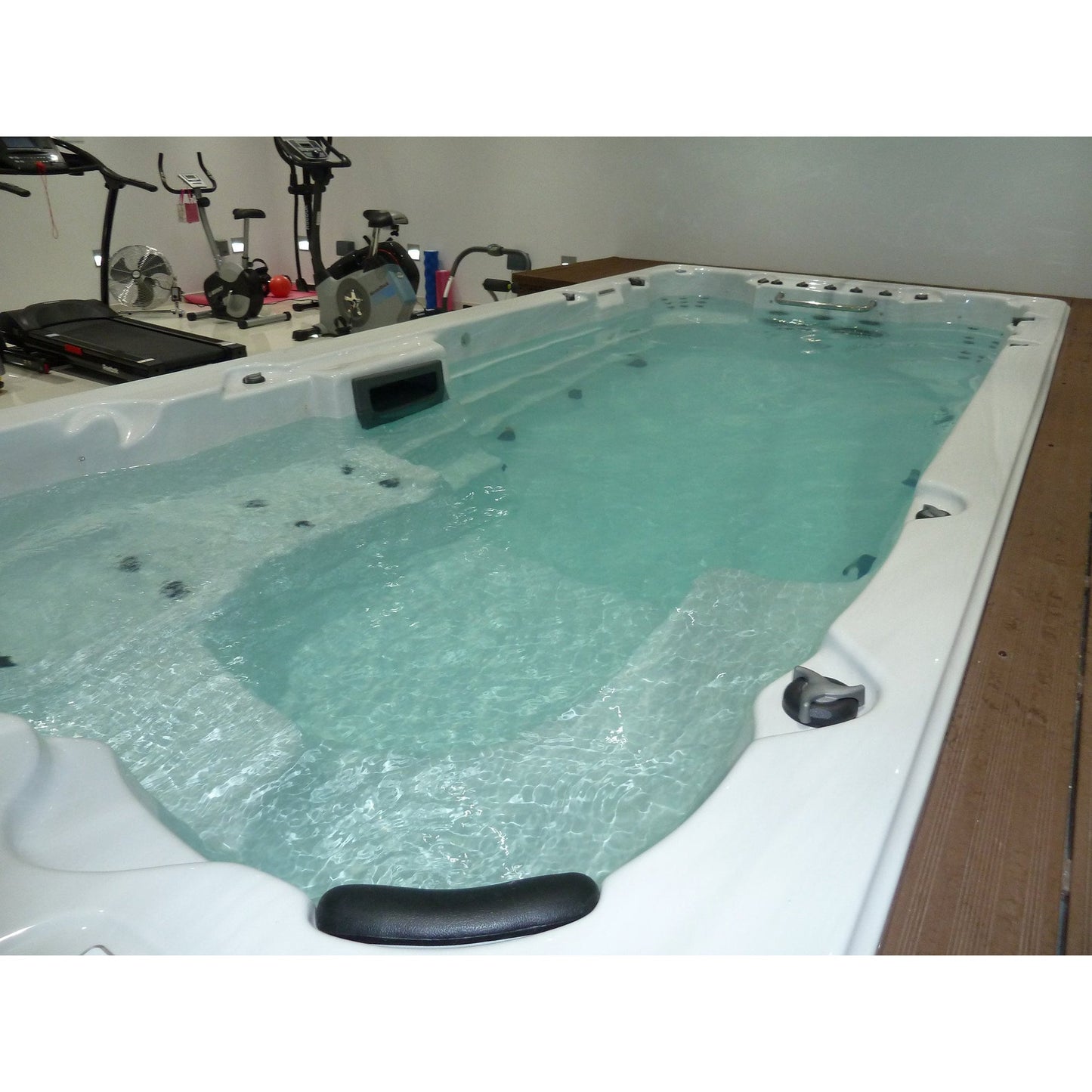 Canadian Spa Company_KS-10005_St Lawrence 16’_73 Jet_Swim Spa_Blackout Insulation_UV Light Water Care