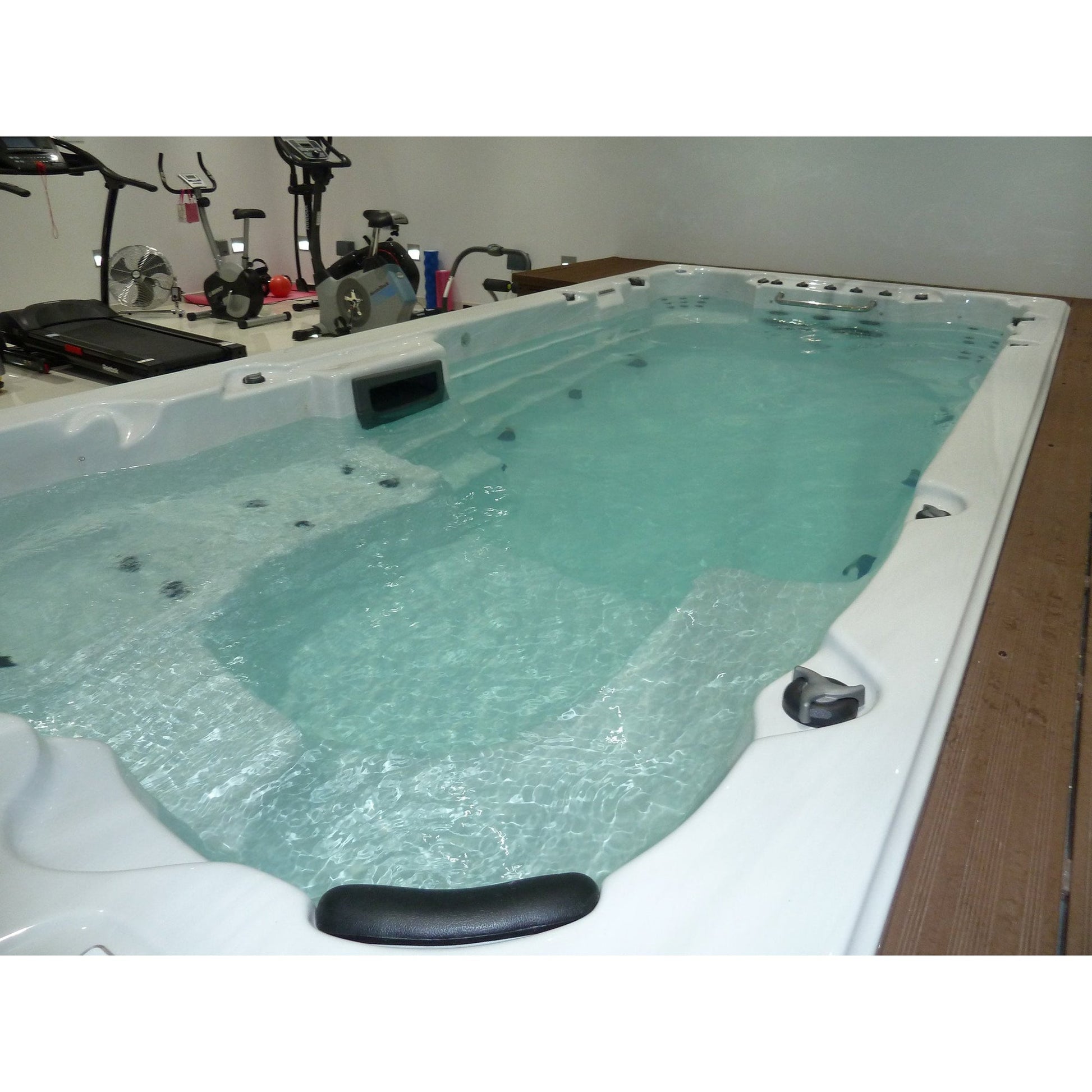 Canadian Spa Company_KS-10005_St Lawrence 16’_73 Jet_Swim Spa_Blackout Insulation_UV Light Water Care